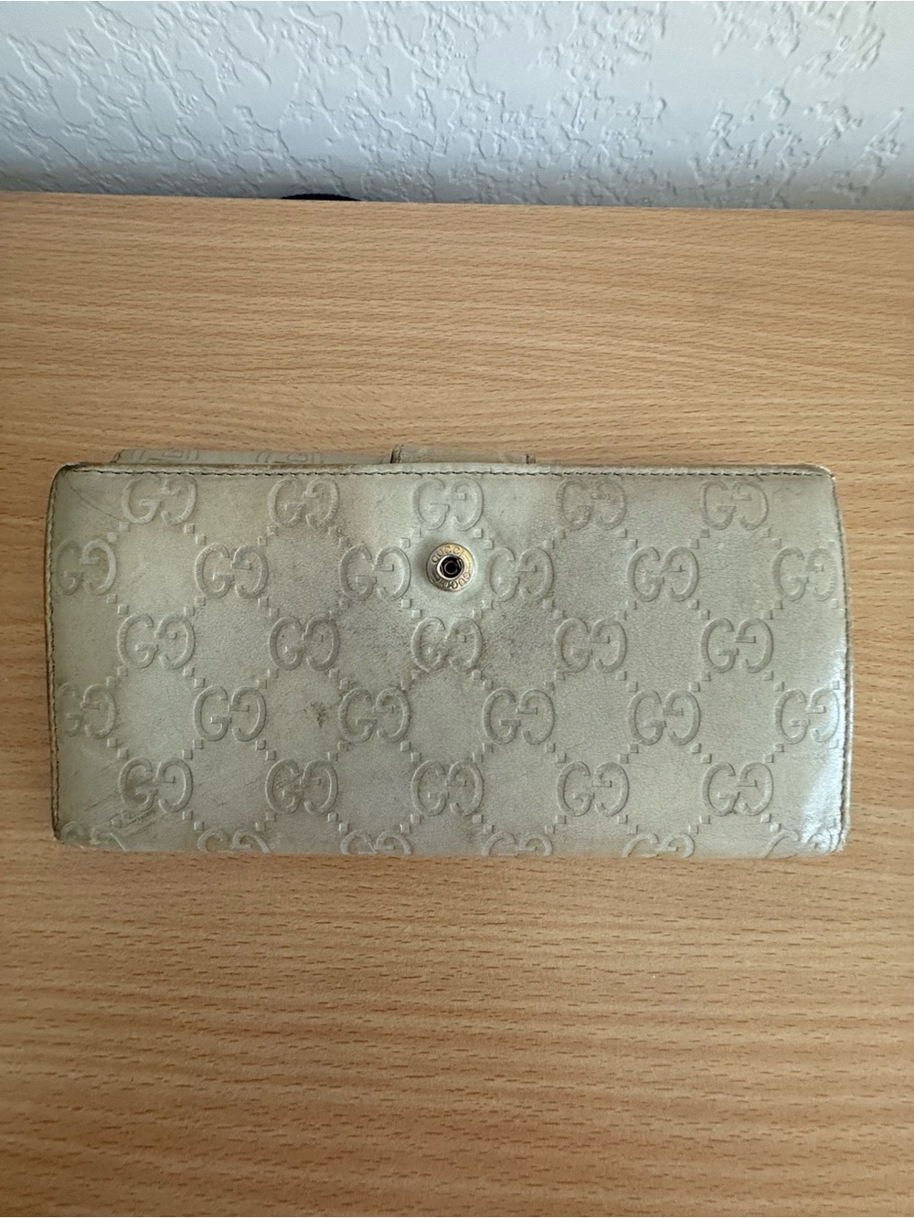 Gucci Ivory Signature Continental Wallet - Picture 4 of 5